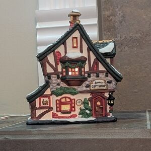 O'Well Heartland Valley Village Santa's Gift Shop Porcelain Lighted House